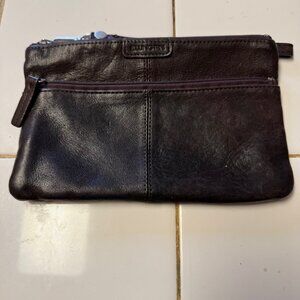 Ellington wristlet